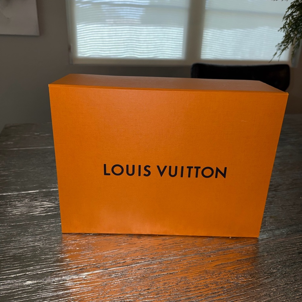 Louis Vuitton 25$ Box